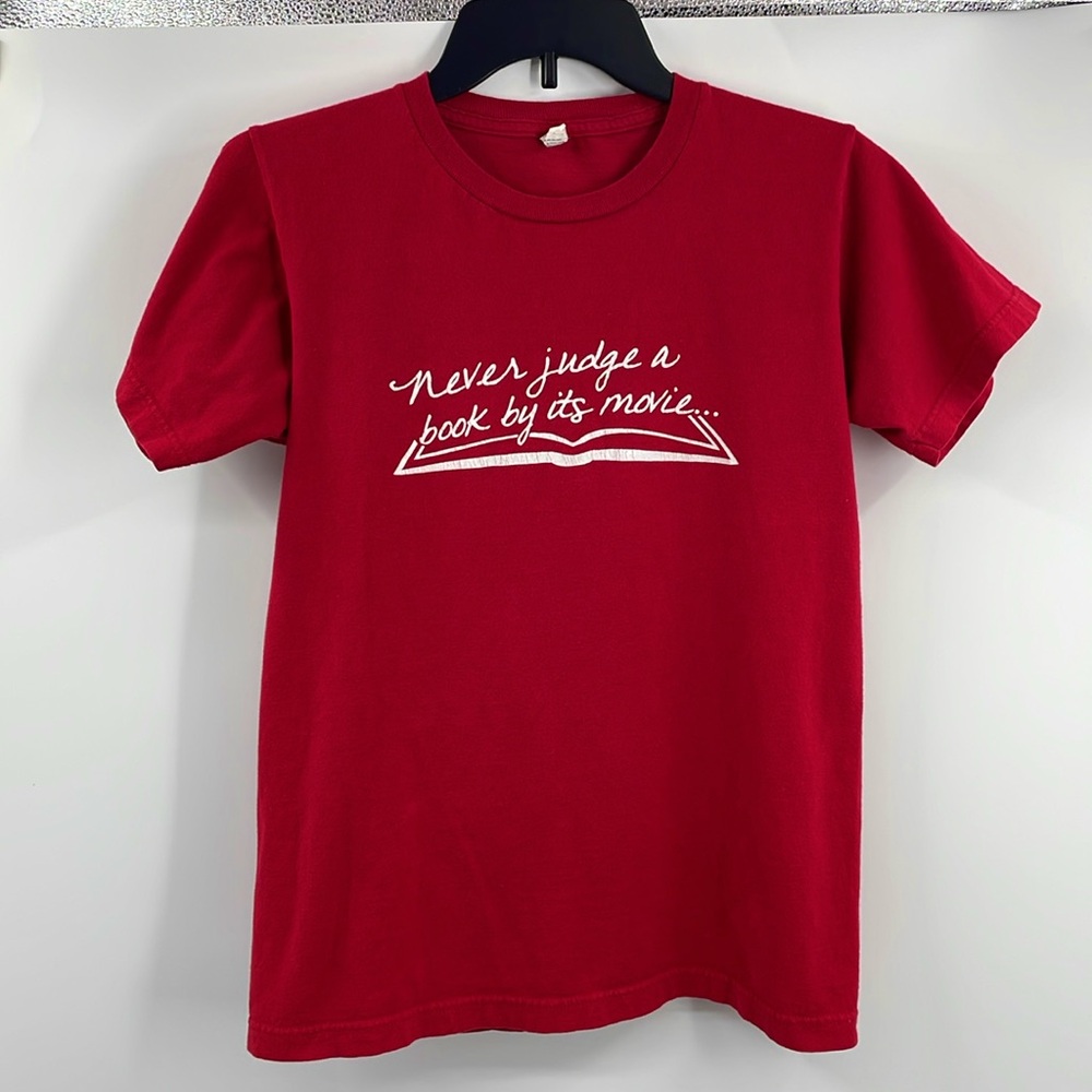 Vintage 90’s  “Never judge a book by its movie” red t shirt Size Small